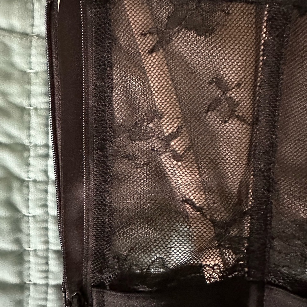 7 PIECES of NEW Victoria’s Secret Lingerie - Picture 12 of 16